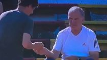 el nuevo video viral de marcelo bielsa viendo futbol en uruguay