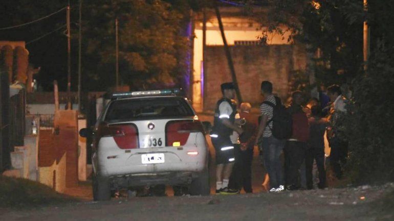 La asesinó a puñaladas con su beba de testigo
