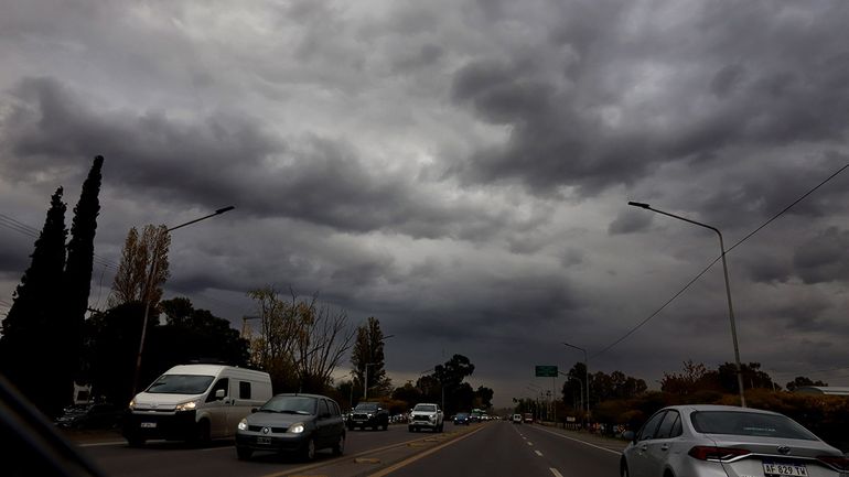 Anticipan alerta amarilla por lluvias y viento fuerte en Neuquén: cuándo será