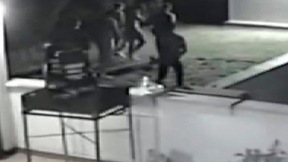 Italia: violaron en manada a dos adolescentes inglesas