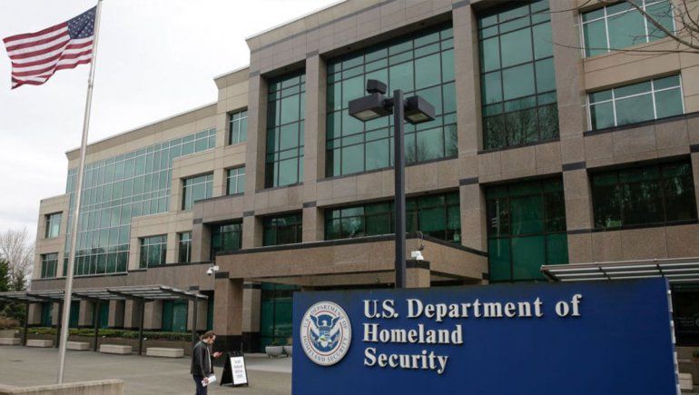 A un ciego no le dan la ciudadanía por no poder leer