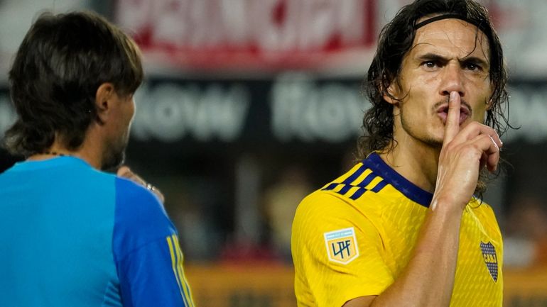 Cavani fue insultado por los hinchas de Estudiantes Cavani fue insultado por los hinchas de Estudiantes