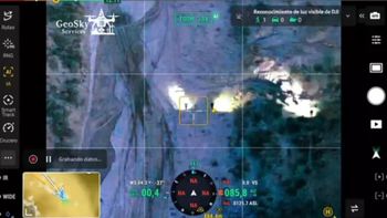 Imagen de la cámara térmica del dron que busca a los jubilados perdidos en Comodoro Rivadavia. Imagen de la cámara térmica del dron que busca a los jubilados perdidos en Comodoro Rivadavia.