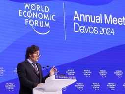 Por suerte, somos cada vez más los que nos atrevemos a levantar la voz, dijo Milei en Davos. Por suerte, somos cada vez más los que nos atrevemos a levantar la voz, dijo Milei en Davos.