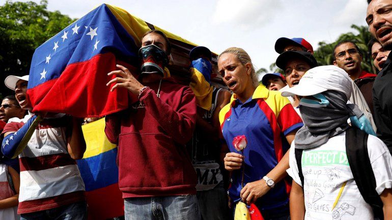 El sector de la oposición de unió para protestar contra Maduro.