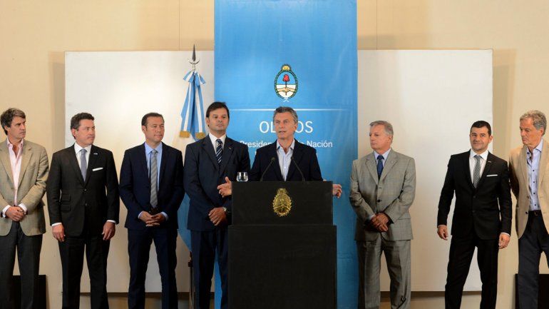 Foto sin&nbsp; ausencias. Macri anunció la inversión de YPF y Dow