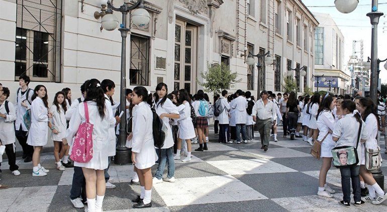 Que los chicos no vayan al colegio si estuvieron en zonas de contagio