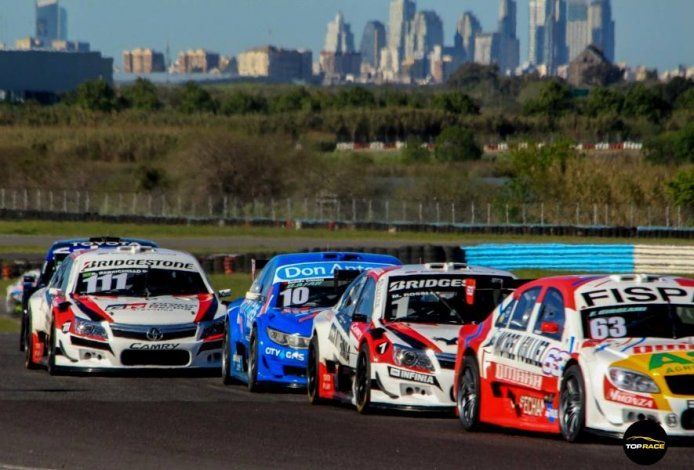 Matías Rossi es el puntero del campeonato del Top Race antes de la última fecha de la temporada 2020 en Buenos Aires.