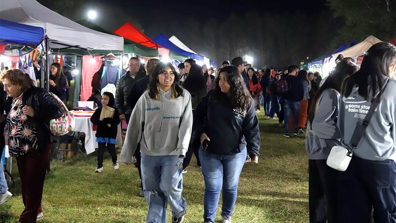 Miles de personas visitaron la Fiesta del Pionero 2025 en Centenario. Miles de personas visitaron la Fiesta del Pionero 2025 en Centenario.