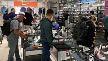 Con la suba del peso chileno, los viajes a Chile para hacer compras ya no son tan convenientes como antes. Con la suba del peso chileno, los viajes a Chile para hacer compras ya no son tan convenientes como antes.