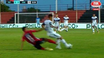 a tevez no, a un neuquino si lo echaron por un tremendo planchazo a tevez no, a un neuquino si lo echaron por un tremendo planchazo