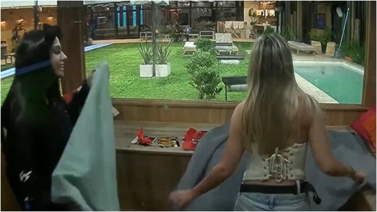 Zoe y Rosina se perfilan para ser una dupla fuerte en Gran Hermano Zoe y Rosina se perfilan para ser una dupla fuerte en Gran Hermano