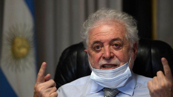 Cámara baja critica a González García por retraso en obras