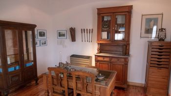 La casa que hoy funciona como museo fue reconstruida tal cual era cuando vivía Juan Domingo Perón en ella. La casa que hoy funciona como museo fue reconstruida tal cual era cuando vivía Juan Domingo Perón en ella.