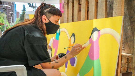 El arte trazó líneas de solidaridad en vivo y en directo