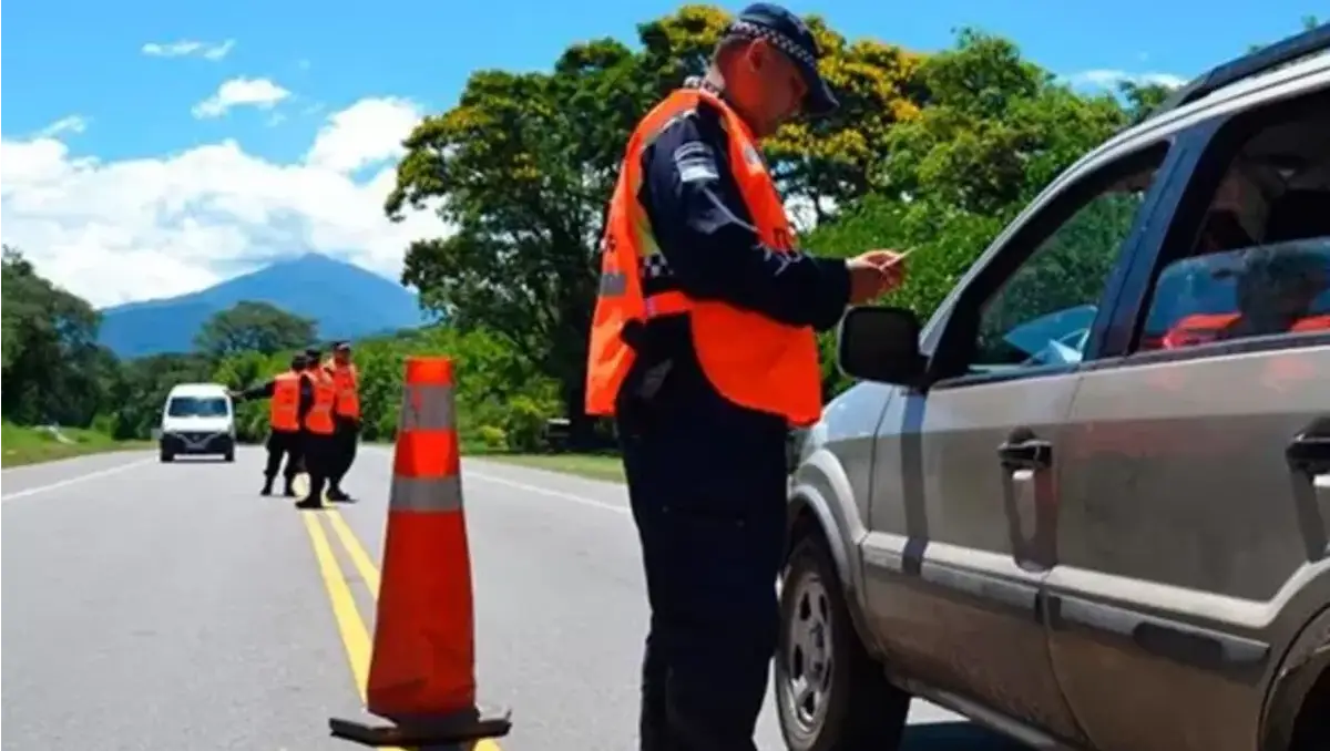 Controles en las rutas: multas para quienes no lleven este elemento de seguridad