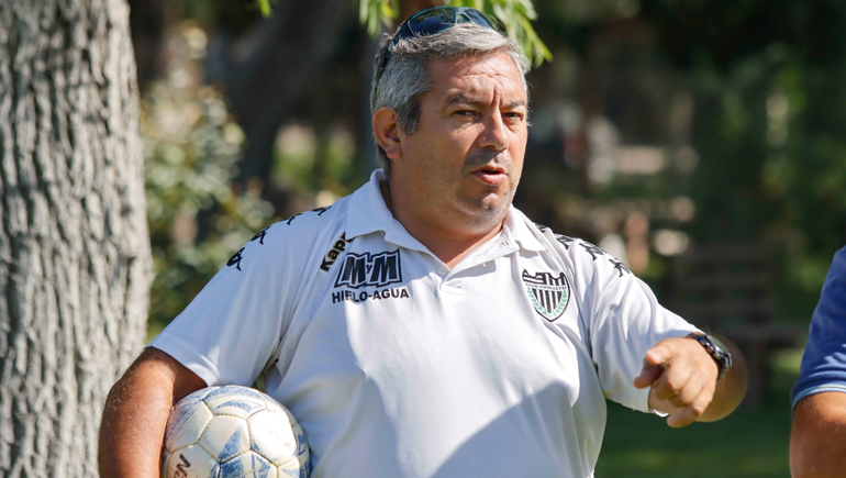 Cipolletti tiene en Marcelo Bastías a su máximo referente dirigencial en el fútbol. Cipolletti tiene en Marcelo Bastías a su máximo referente dirigencial en el fútbol.