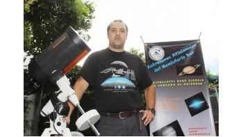 Denis Martínez, emocionado por el fenómeno. Hace siete años que lo espero, sostuvo el aficionado a la astronomía. Denis Martínez, emocionado por el fenómeno. Hace siete años que lo espero, sostuvo el aficionado a la astronomía.