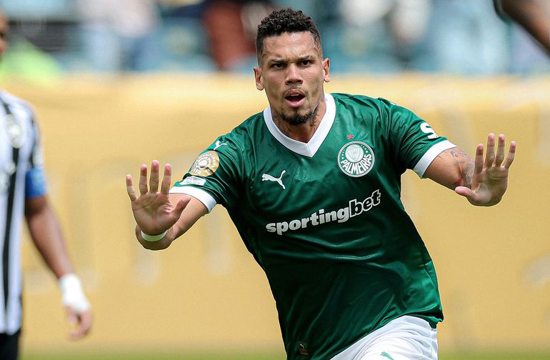 El golazo de Paulinho para la clasificación de Palmeiras ante Botafogo