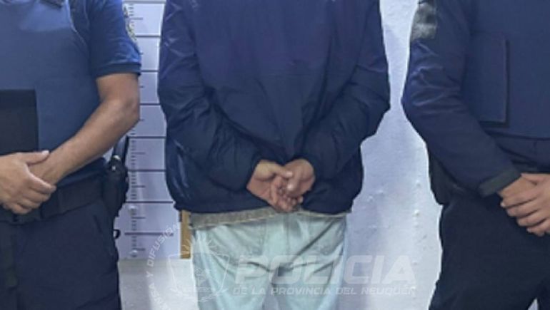 El hombre era buscado por homicidio.