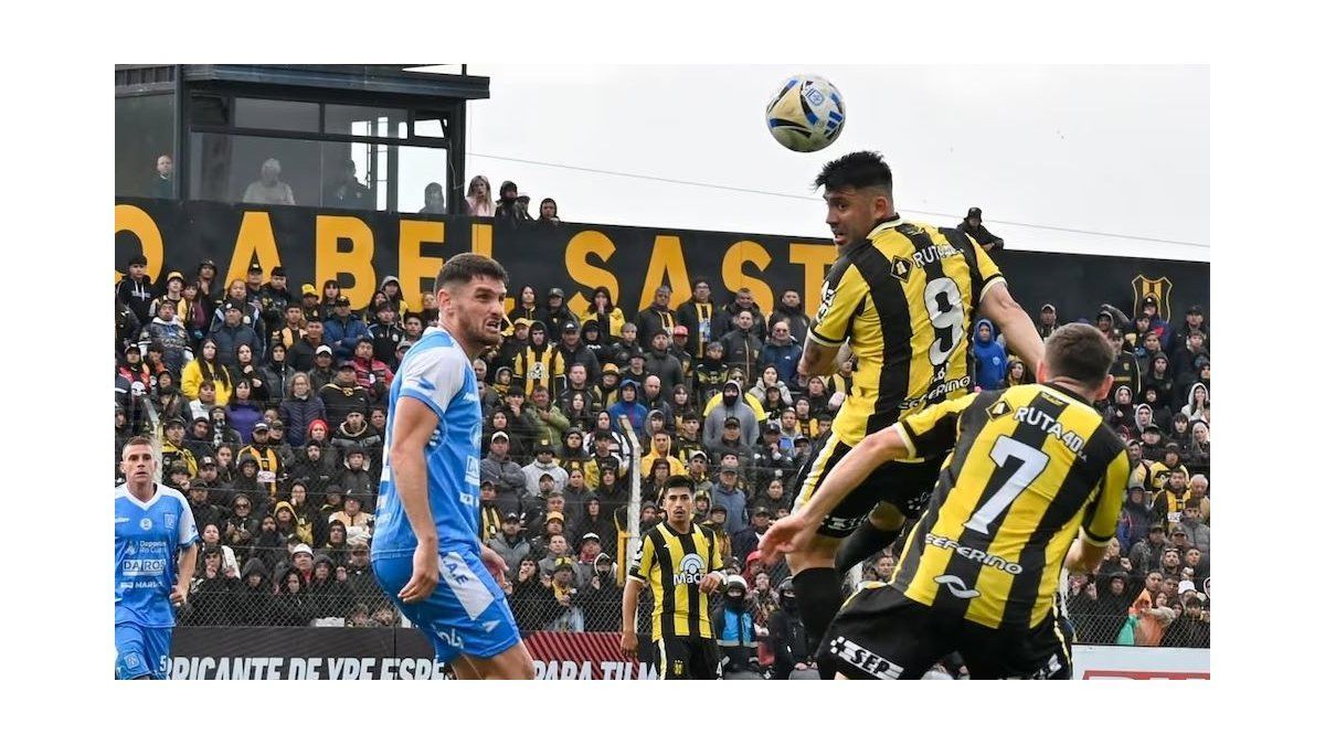 Histórico: Estudiantes de Río Cuarto bajó a Deportivo Madryn y ascendió a la Primera División