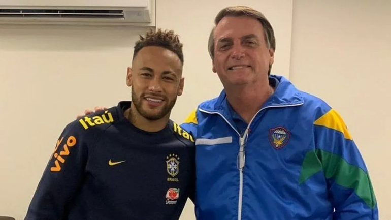 Brasil: Neymar saludó a Bolsonaro y calentó la campaña