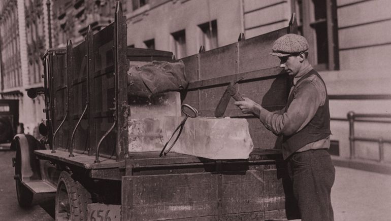 La venta de hielo fue una actividad muy común en el mundo hasta mediados del siglo XX.