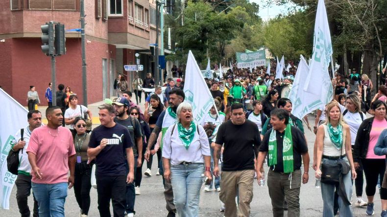 Quintriqueo relativizó el aumento del empleo registrado en Neuquén y aseguró que crece la marginalidad | LM Neuquen Quintriqueo relativizó el aumento del empleo registrado en Neuquén y aseguró que crece la marginalidad