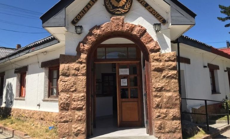 Comisaría Primera de Esquel. Comisaría Primera de Esquel.