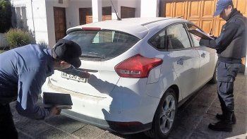 secuestran auto de alta gama abandonado en el manzanar secuestran auto de alta gama abandonado en el manzanar