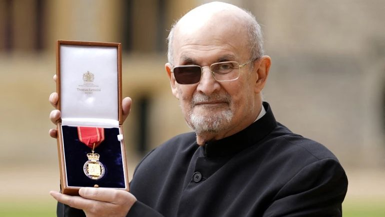 Salman Rushdie es uno de los grandes candidatos a ganar el Premio Nobel este jueves.