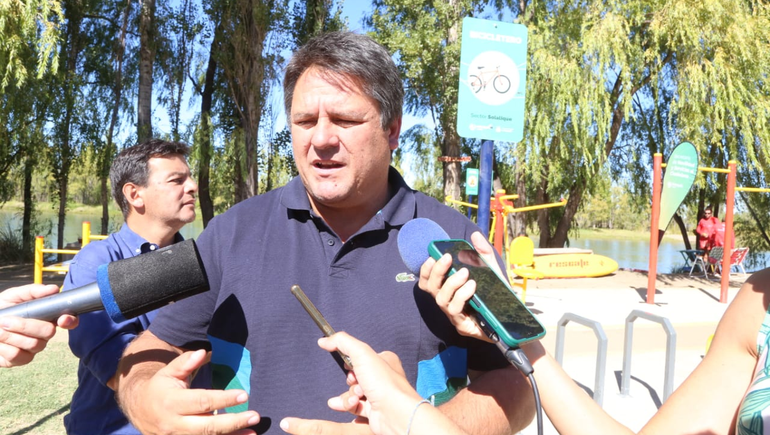 Gaido promete más obras de asfalto para los barrios del oeste neuquino