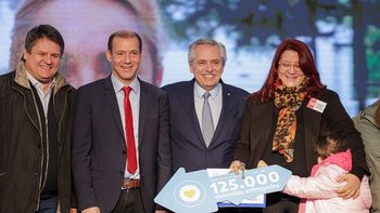 alberto fernandez en neuquen: entrego la vivienda 125 mil de su gestion alberto fernandez en neuquen: entrego la vivienda 125 mil de su gestion