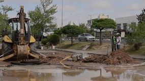 Se rompió un acueducto y causó una laguna en el bajo neuquino