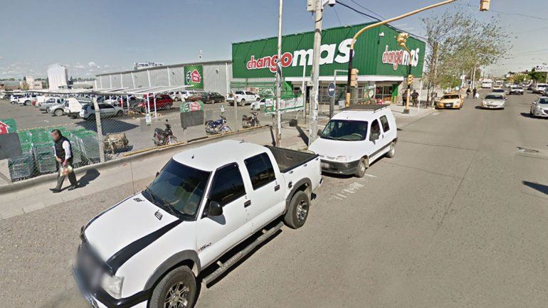 Compró y extrajo $5 mil con una tarjeta clonada