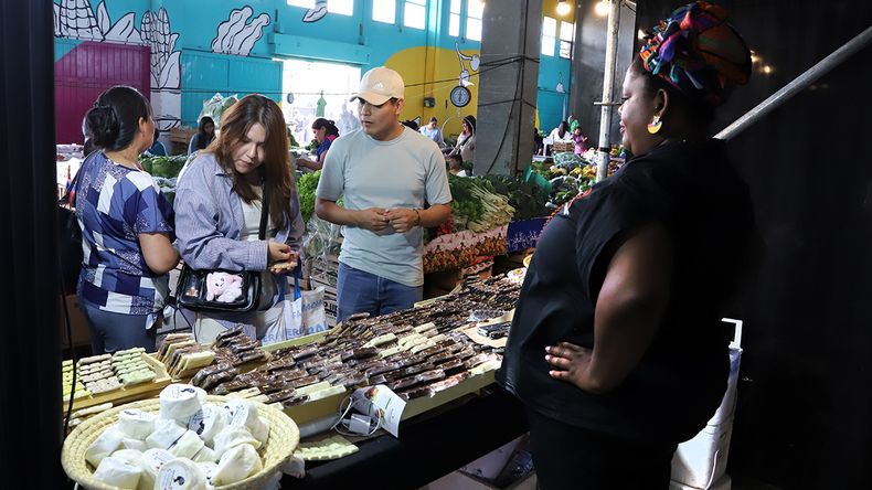 Último día del Mercado de Sabores: mirá todo lo qué podés disfrutar este domingo | LM Neuquen Último día del Mercado de Sabores: mirá todo lo qué podés disfrutar este domingo