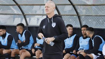 Christian Lovrincevich, técnico de Cipolletti. Christian Lovrincevich, técnico de Cipolletti.