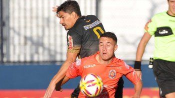 con polemicas, deportivo roca perdio ante mitre y se quedo afuera de la copa argentina