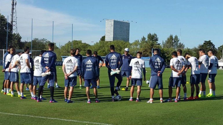 Bauza tiene al plantel completo y Dybala hizo trabajo diferenciado