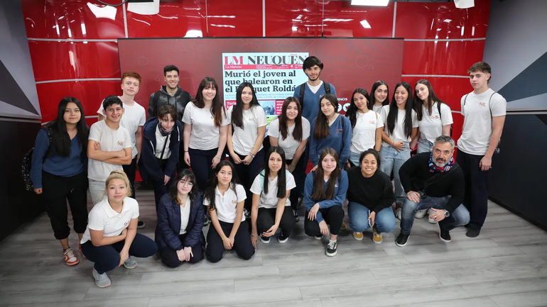 Estudiantes del colegio Pablo Besson coparon la redacción de LMN