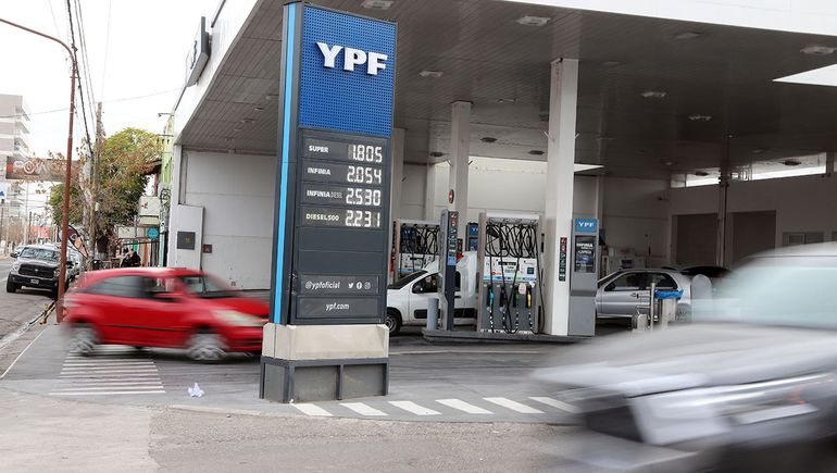 La nafta sube de a poco en Neuquén con la política de micropricing de YPF.