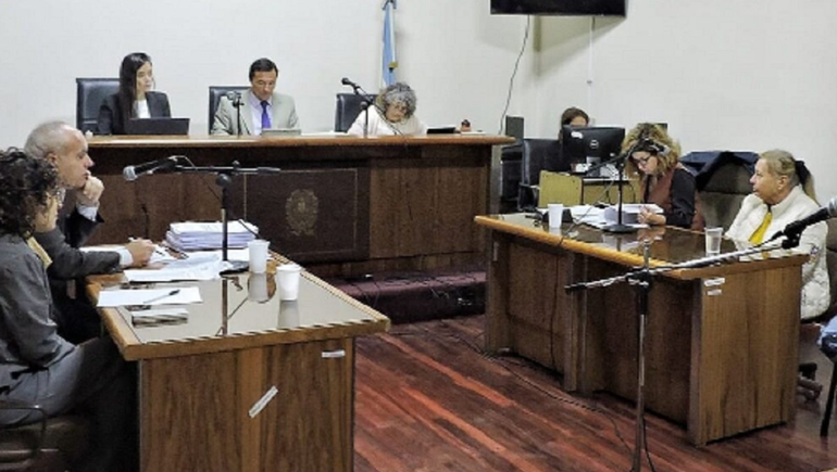 Mató de 28 puñaladas a su hijastro y lo tiró en la ruta: la condenaron a perpetua