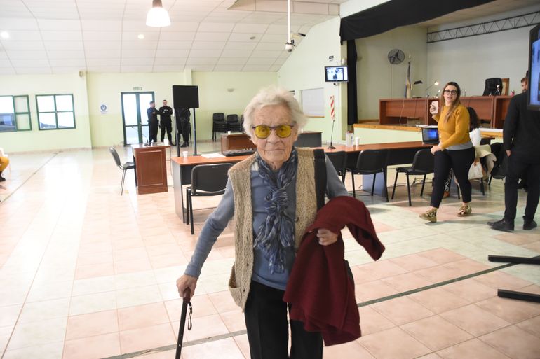 Noemí Labrune, la histórica dirigente de la APDH, quien falleció en septiembre pasado, brindó su testimonio en junio en una de las audiencias preliminares de este juicio contra dos ex magistrados del Poder Judicial durante la dictadura militar. Noemí Labrune, la histórica dirigente de la APDH, quien falleció en septiembre pasado, brindó su testimonio en junio en una de las audiencias preliminares de este juicio contra dos ex magistrados del Poder Judicial durante la dictadura militar.