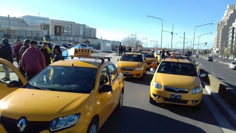 Taxistas marcharon por el centro en reclamo de justicia por Pablo Sánchez
