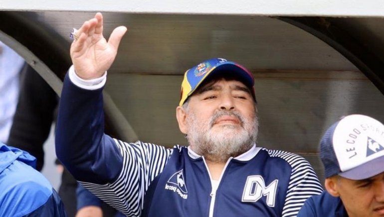 A lo Maradona: dos días después de renunciar, vuelve al Lobo