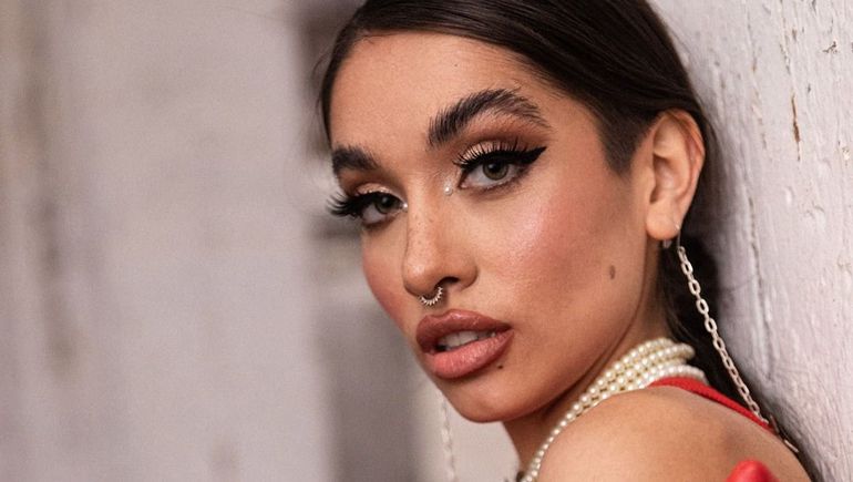 Vinculan a María Becerra con un conocido futbolista español