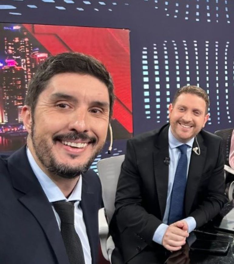 Jonatan Viale firmó contrato, pero sigue negociando el ingreso de su compañero de radio y televisión, Lucas Morando. Jonatan Viale firmó contrato, pero sigue negociando el ingreso de su compañero de radio y televisión, Lucas Morando.