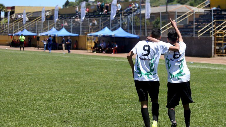 Fútbol, vóleibol y básquet masculino pelearán por un lugar en la final