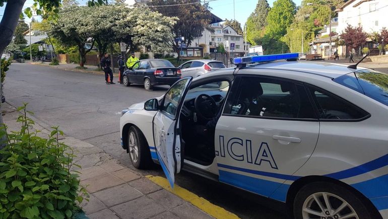 Atacó a una embarazada y lesionó a dos efectivos de Policía