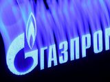FOTO DE ARCHIVO. El logo de la empresa Gazprom en la fachada de un centro de negocios en San Petersburgo, Rusia. 31 de marzo de 2022. REUTERS/FOTÓGRAFO DE REUTERS